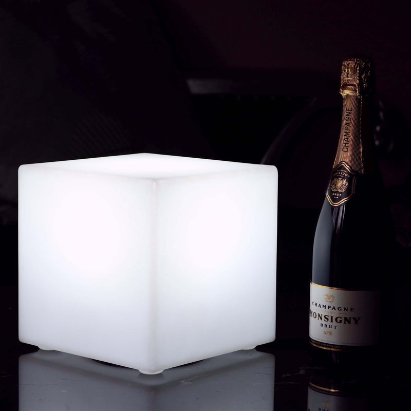 Lampe Table LED sur Secteur, Cube 20cm, Ampoule Blanche E27 Installée