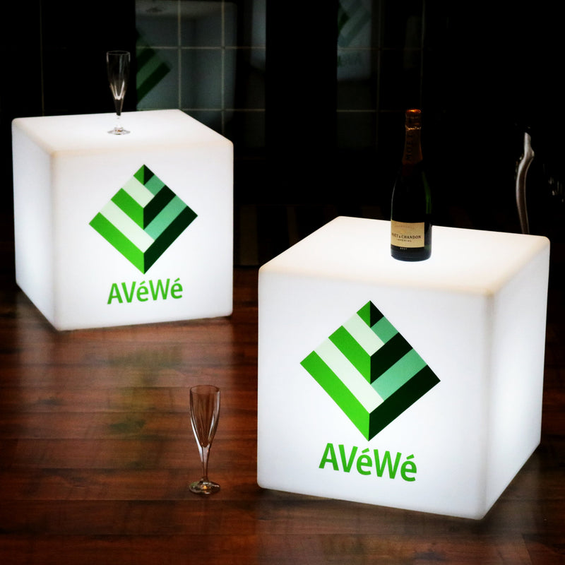 Tabouret personnalisé siège Grande chaise Pub lumineuse 60 cm Lampadaire Cube avec logo rechargeable